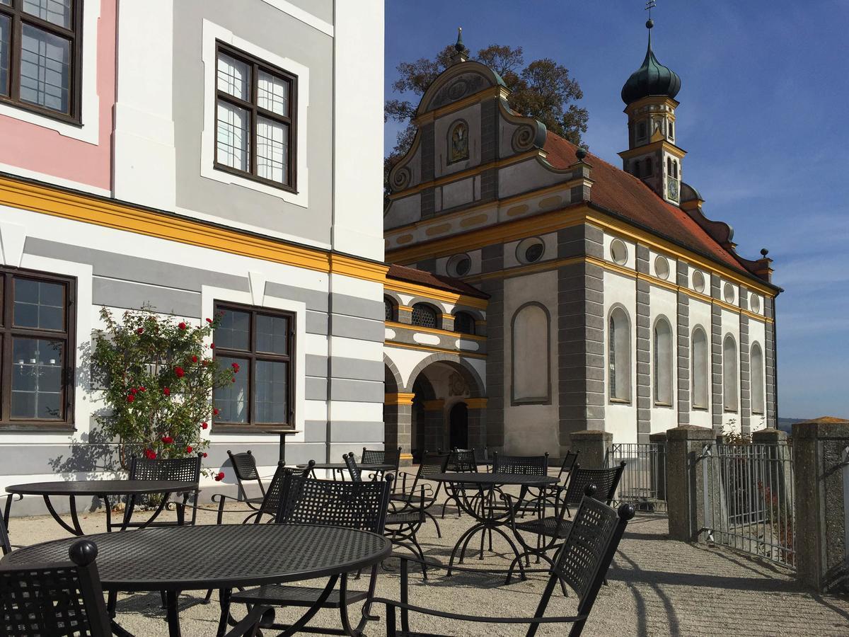 Hotel Schloss Leitheim Bagian luar foto