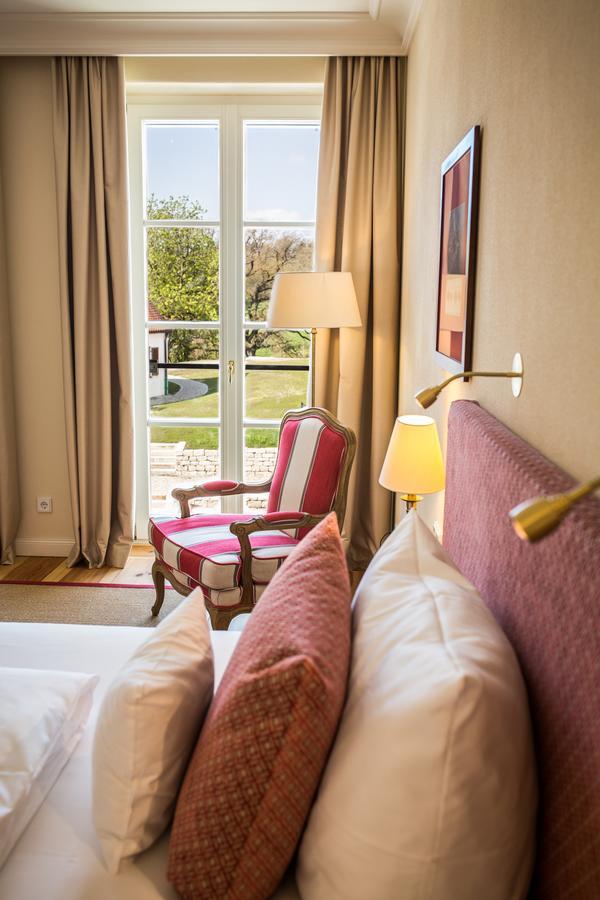 Hotel Schloss Leitheim Bagian luar foto