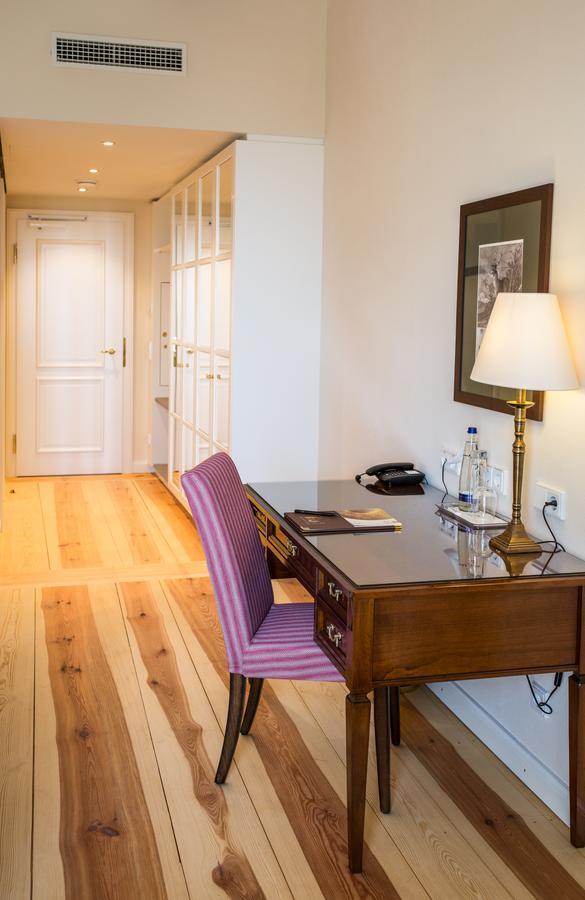 Hotel Schloss Leitheim Bagian luar foto