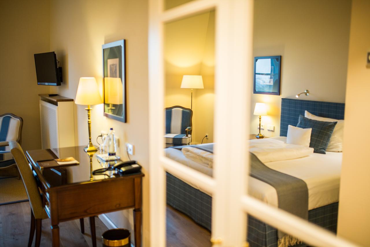 Hotel Schloss Leitheim Bagian luar foto